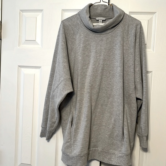 Cozy long sweatshirt with pockets - Picture 1 of 5